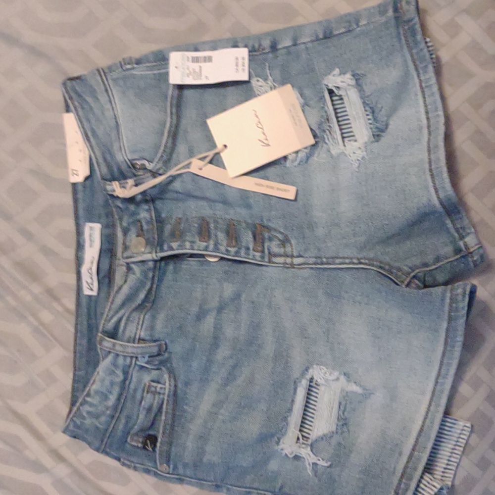Size 27 Maurice's shorts